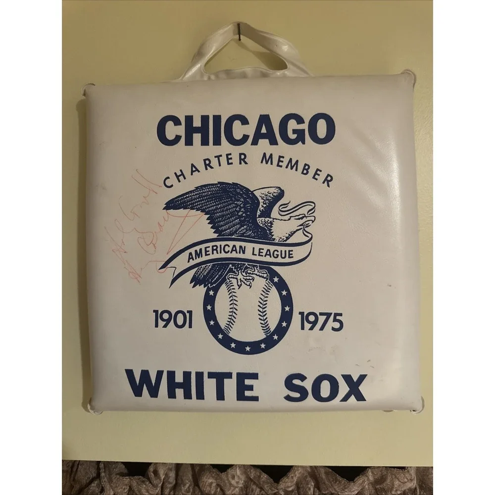 Vintage Rare Charter Member Chicago White Sox foam seat cushion 1901-1975.